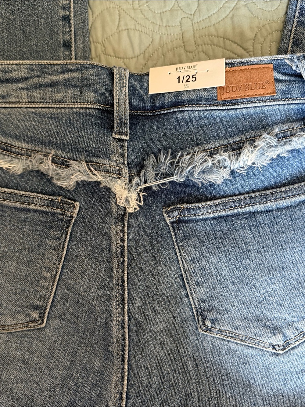 Judy Blue Size 1/25 High Rise Slim Fit Distressed Raw Hem Jeans NWT - Picture 9 of 15